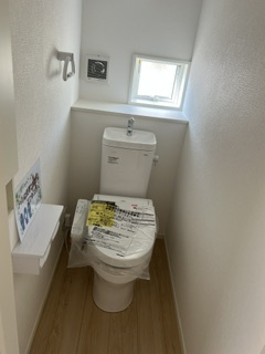 塩尻市塩尻町　新築戸建のトイレ