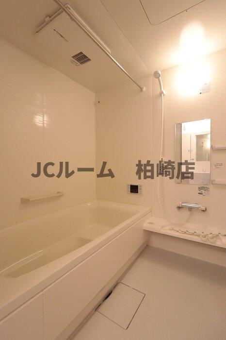 柏崎市田中のアパートの浴室