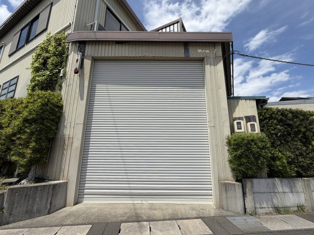 河合新原工場のエントランス