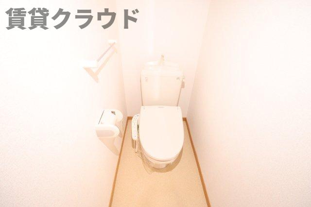 コモドフォレスタⅥのトイレ|ゆったりとした空間のトイレです