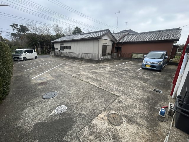 【駐車場】