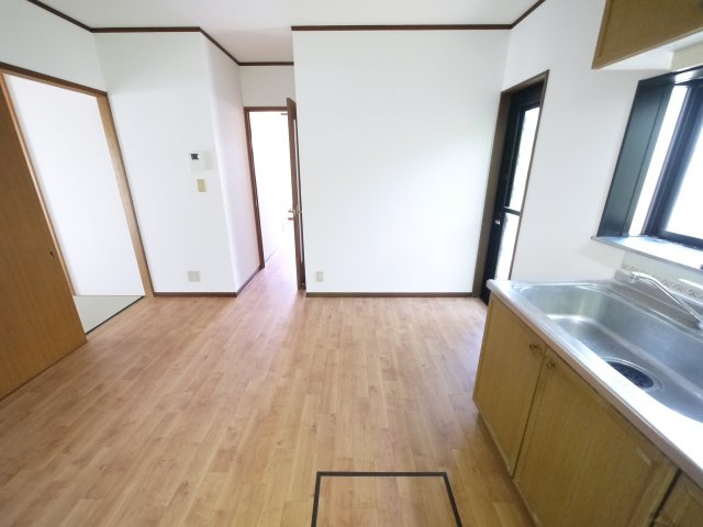 長生郡白子町古所　平屋中古戸建の居間・リビング|内装リフォーム済み令和8年5月 都市ガス 平成11年築3DK平屋 白子海岸まで車約3分 インターそば