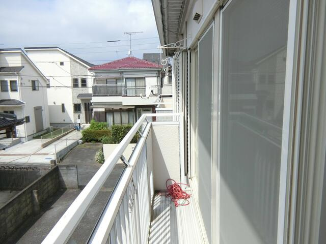 前が開けていて採光良好です