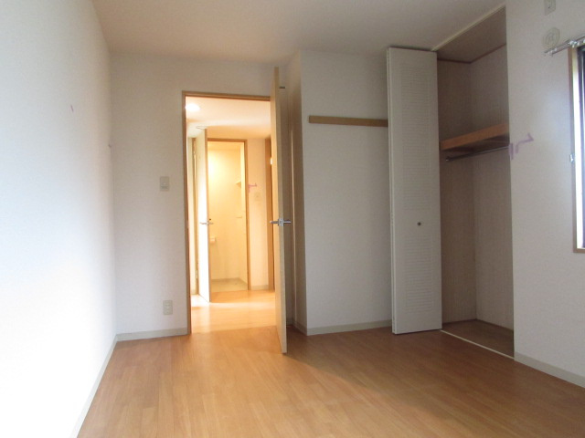 フローラル宝塚の洋室|個人の部屋や寝室として使える洋室です