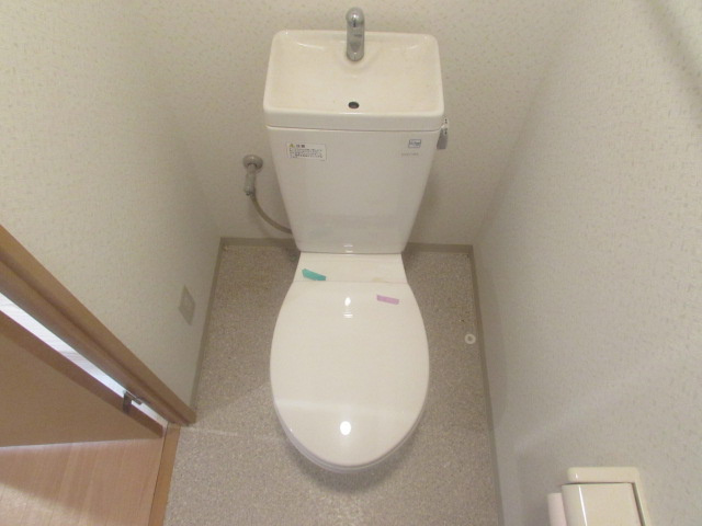 フローラル宝塚のトイレ|コンパクトで使いやすいトイレです