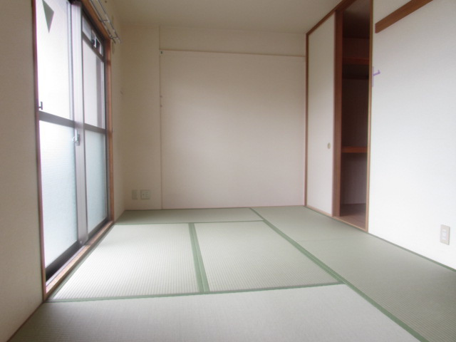 フローラル宝塚の和室|柔らかい畳が心地よい和室