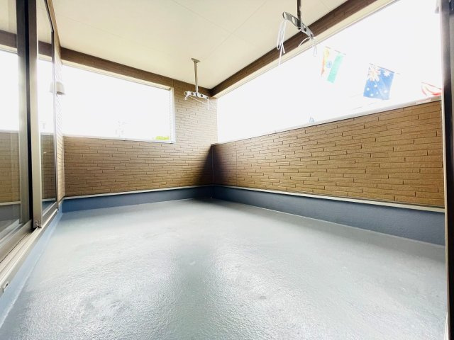 豊田市高上第2　新築分譲住宅　全2棟　2号棟のバルコニー|多用途に使えるインナーバルコニー付き。突然の雨でも安心です♪