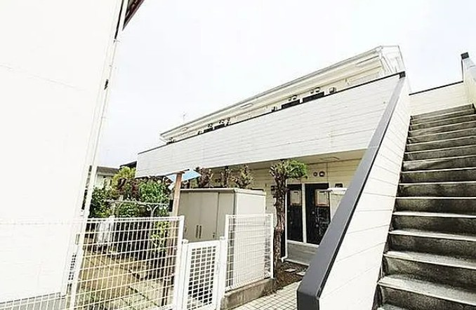 鎌倉市寺分のアパートの外観