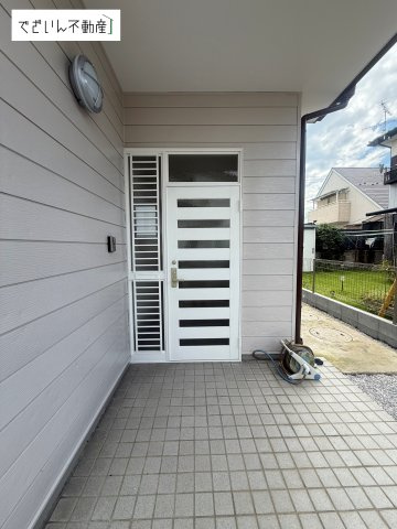 【玄関】 | 上里町嘉美　中古住宅   | 現地(2026年6月撮影)