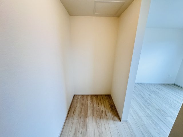 流山市加４丁目新築戸建【流山北小学校:7分】の収納|9.5帖寝室・ウォークインクローゼット