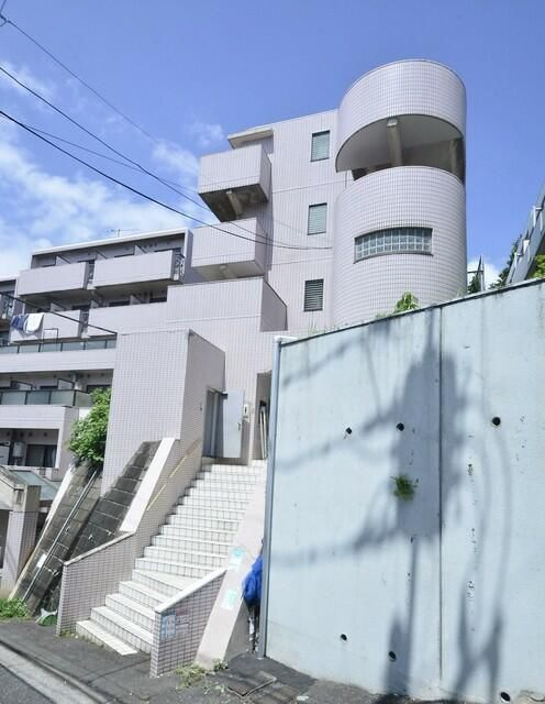 横浜市西区霞ケ丘の賃貸マンションの外観