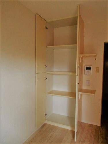 横浜市西区霞ケ丘の賃貸マンションの収納