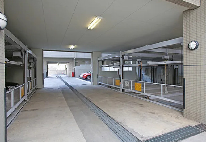 高田馬場パーク・ホームズの駐車場