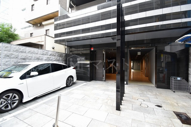 エスライズ御堂筋本町のエントランス