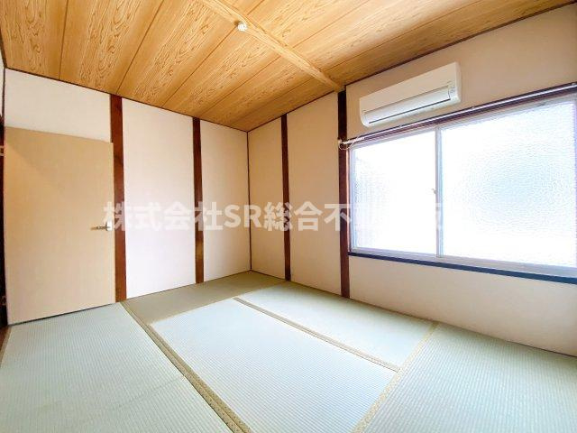 大蓮南4丁目中古テラスハウスの和室|大きな窓から採光がたっぷり入る明るいお部屋です！