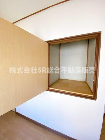 大蓮南4丁目中古テラスハウスの収納|小物を収納するのに便利です
