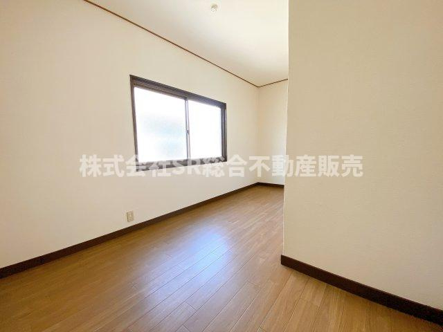 大蓮南4丁目中古テラスハウスの寝室|使い勝手のいい寝室です
