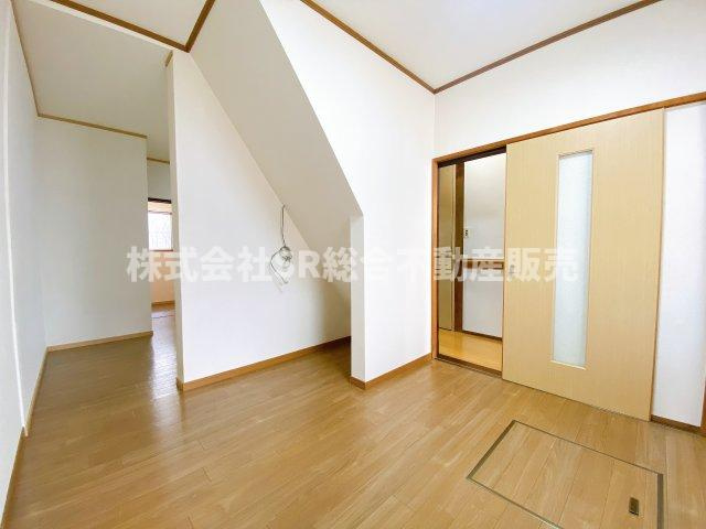 大蓮南4丁目中古テラスハウスのキッチン|ご家族で食卓を囲めるぐらいの広さはあります！