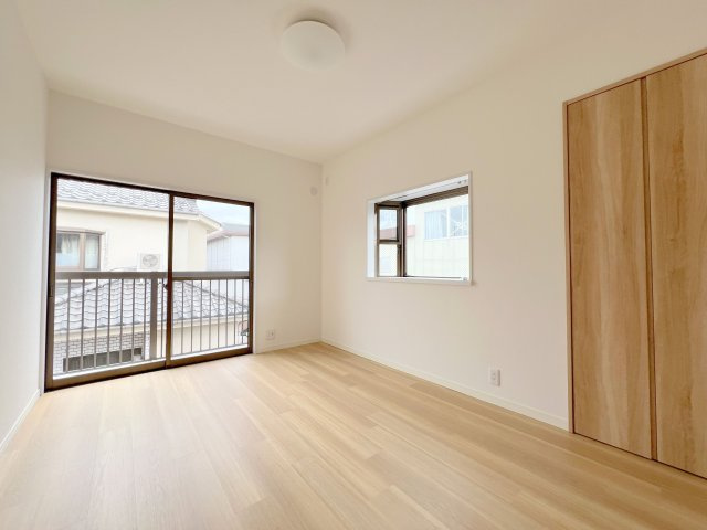 あきる野市二宮東2丁目　中古戸建の洋室|【洋室1】6.0帖　2面採光の明るい洋室