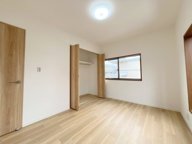 あきる野市二宮東2丁目　中古戸建の洋室|【洋室2】収納スペース