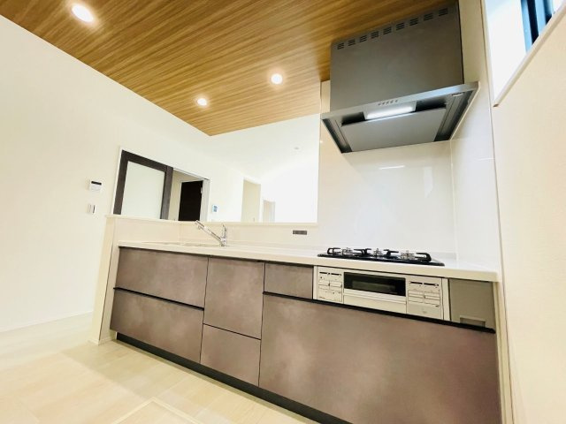 豊田第53野見山町　新築分譲住宅　全2棟　1号棟のキッチン|使い勝手の良いシステムキッチン。