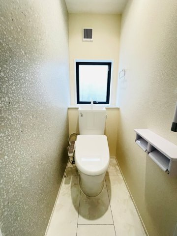 豊田第53野見山町　新築分譲住宅　全2棟　1号棟のトイレ|1階、2階とも温水洗浄機能付きトイレです。