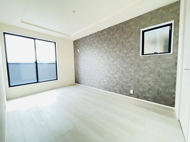 豊田第53野見山町　新築分譲住宅　全2棟　1号棟の洋室|居室は、収納つきで子ども部屋や寝室など多彩な用途の利用ができます♪
