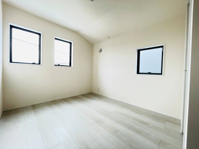 豊田第53野見山町　新築分譲住宅　全2棟　1号棟の洋室|家族一人一人の大切なプライベート空間です。
