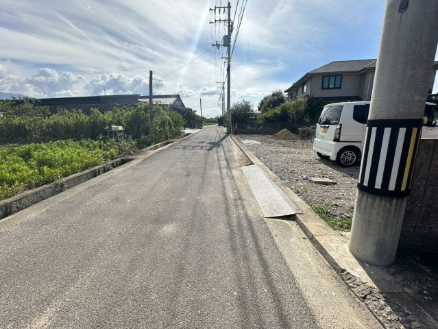 高田2丁目 3区画　売土地の前面道路含む現地写真