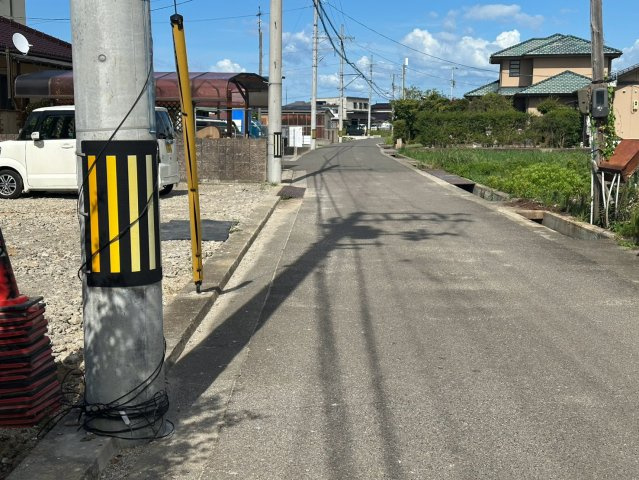 高田2丁目 3区画　売土地の前面道路含む現地写真