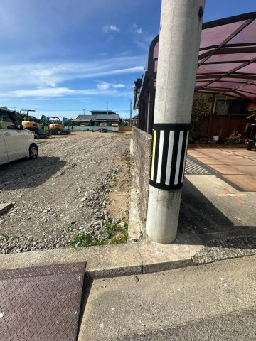 高田2丁目 3区画　売土地の前面道路含む現地写真