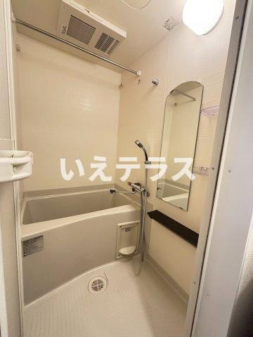 プレサンスTHE神戸の浴室