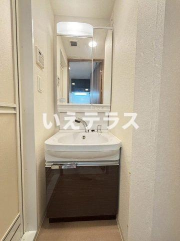 プレサンスTHE神戸の洗面所