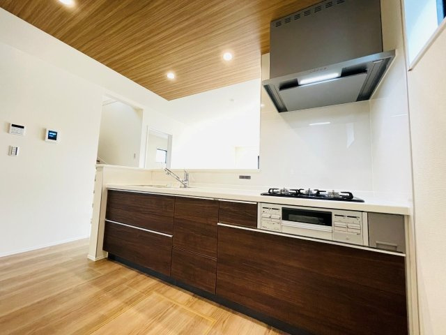 豊田第53野見山町　新築分譲住宅　全2棟　2号棟のキッチン|使い勝手の良いシステムキッチン。
