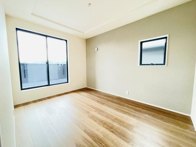豊田第53野見山町　新築分譲住宅　全2棟　2号棟の洋室|居室は、収納つきで子ども部屋や寝室など多彩な用途の利用ができます♪