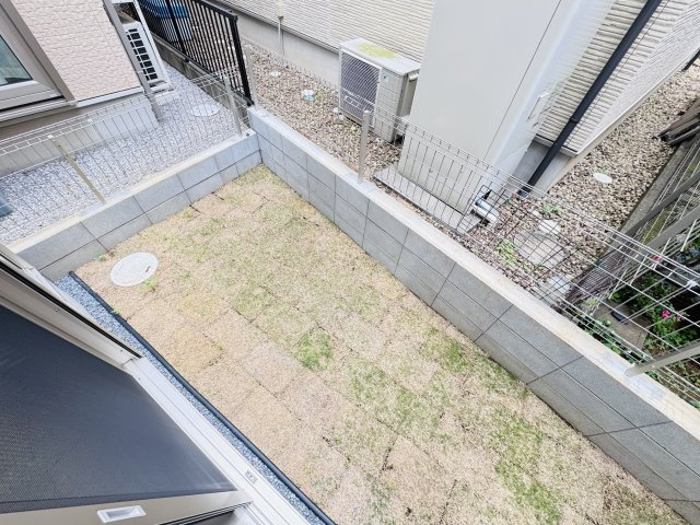 柏市西原５丁目新築戸建【西原小学校:徒歩2分】の庭|リビング前・南側庭スペース