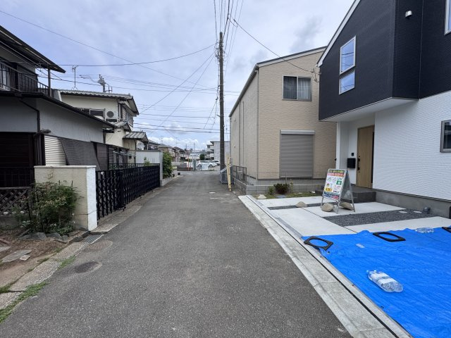 柏市西原５丁目新築戸建【西原小学校:徒歩2分】の前面道路含む現地写真|北側前面道路