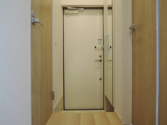 【玄関】 | メゾン　エスポワール