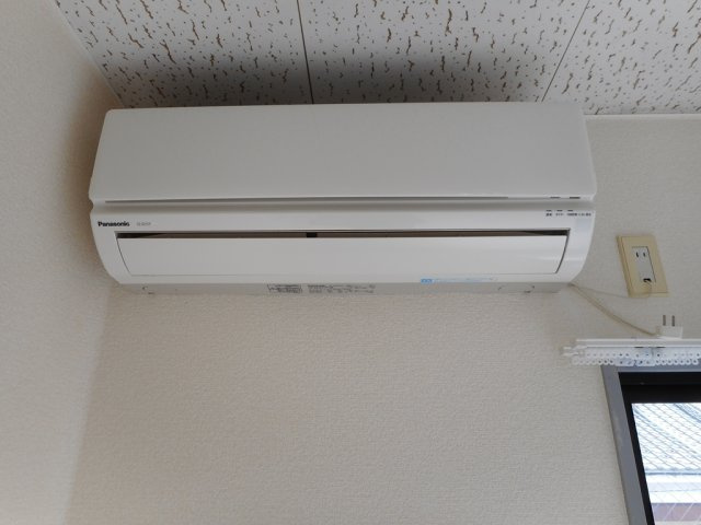 洋室６帖のエアコンです♪