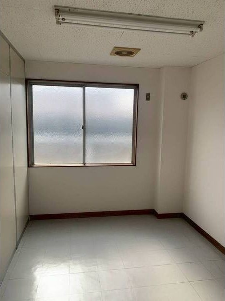 宝神一丁目貸工場の内装