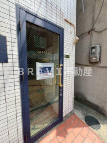 メゾン緑橋　BRAVI不動産のエントランス
