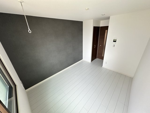 ベイルームY12の寝室|広くて明るい寝室