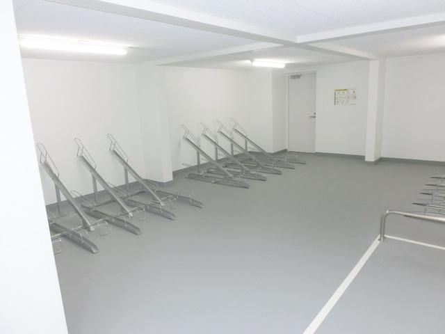 スプレスター世田谷砧 の駐車場|■駐輪場（屋内のスライド式自転車ラック）