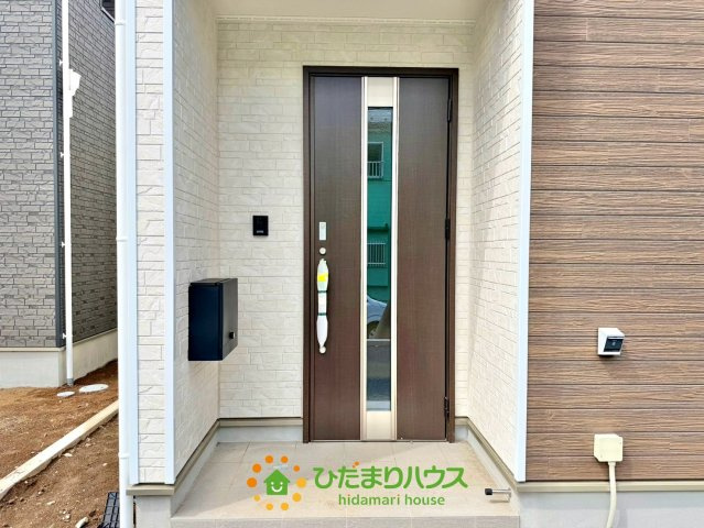 古河市大山第８　新築一戸建て　01　クレイドルガーデンの玄関
