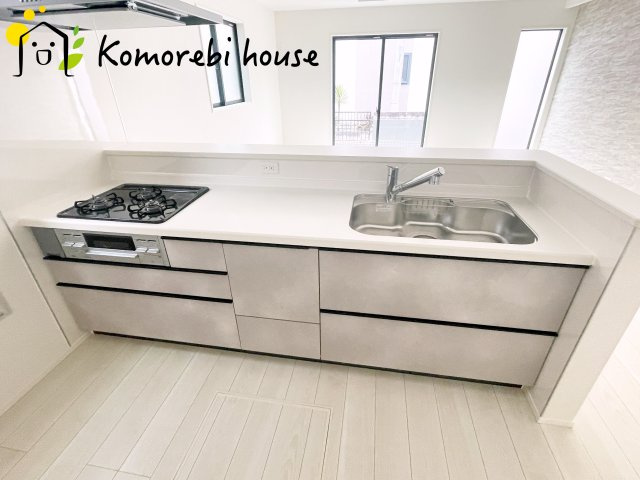 さいたま市西区土屋　9期　新築一戸建て　グラファーレのキッチン|26.8.31　撮影