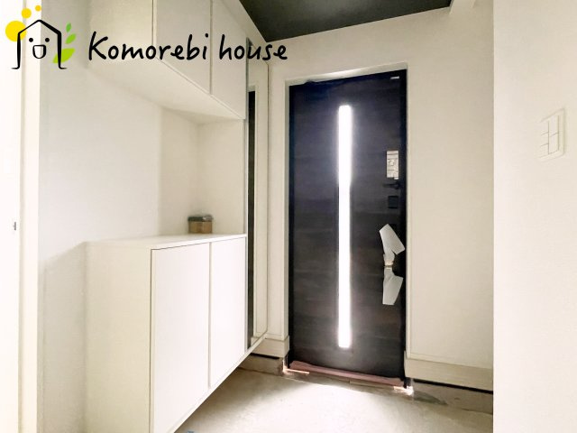 さいたま市西区土屋　9期　新築一戸建て　グラファーレの玄関|26.8.31　撮影