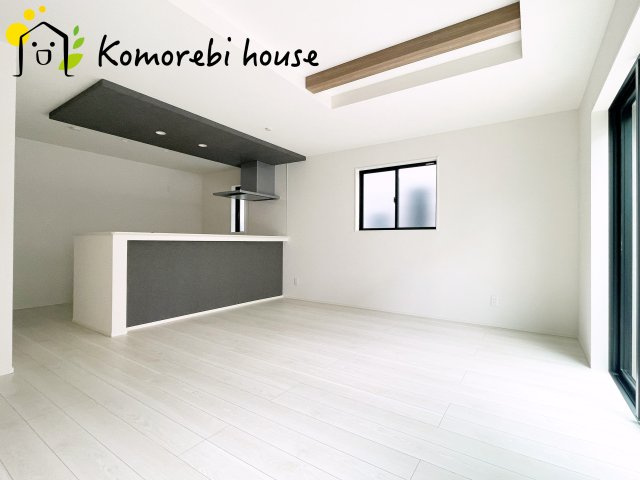 さいたま市西区土屋　9期　新築一戸建て　グラファーレの居間・リビング|26.8.31　撮影