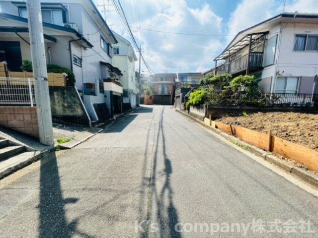 ◎茅ヶ崎市芹沢　建築条件なし　売地の前面道路含む現地写真|前面道路の様子です◇
