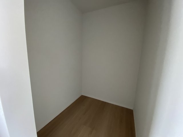 東根市羽入東【2号棟】の収納|ウォークインクローゼット