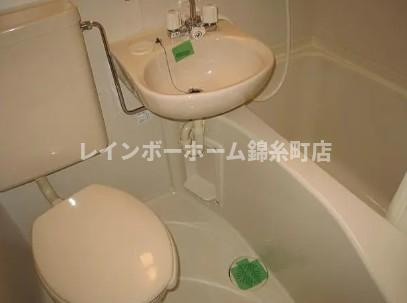 シャンテ東駒形の浴室